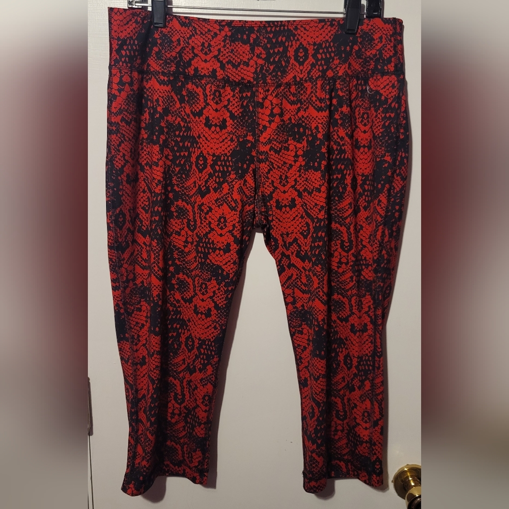 Large Danskin Fitted Bottoms
